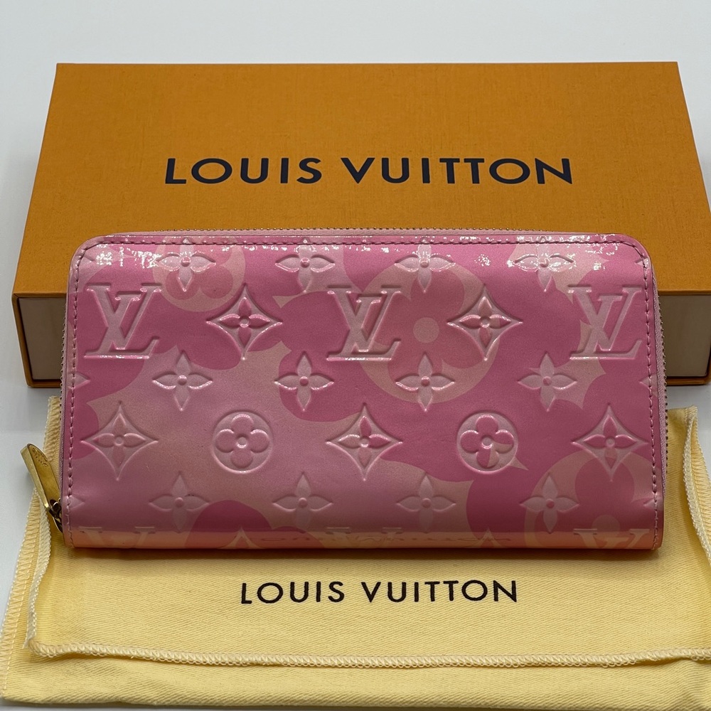 Louis Vuitton Valentine Vernis Monogram Limited Edition Long Round Zippy Wallet